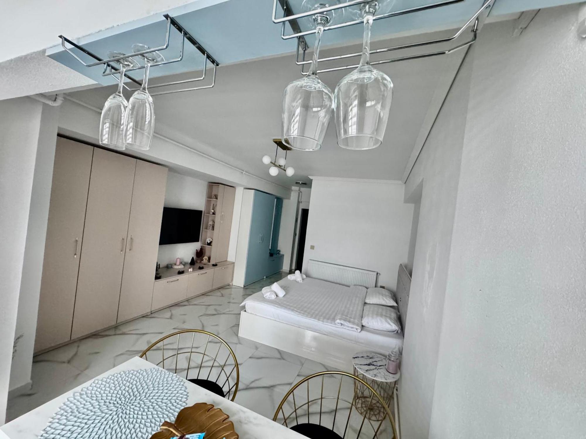 Erwins Studio Craiova Luaran gambar
